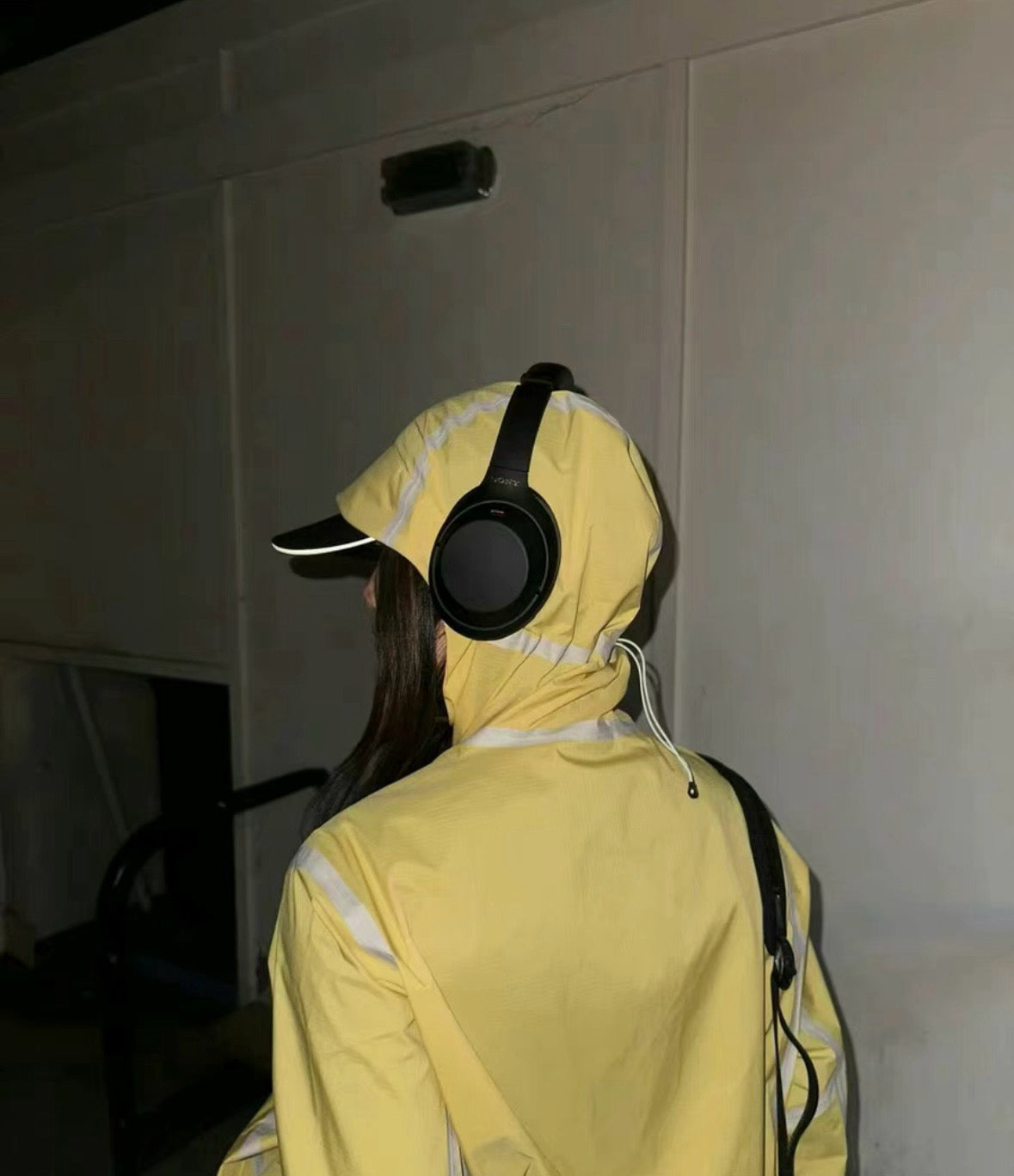Unisex Lightweight Waterproof Reflective Yellow Outdoor Jacket Quick-Drying