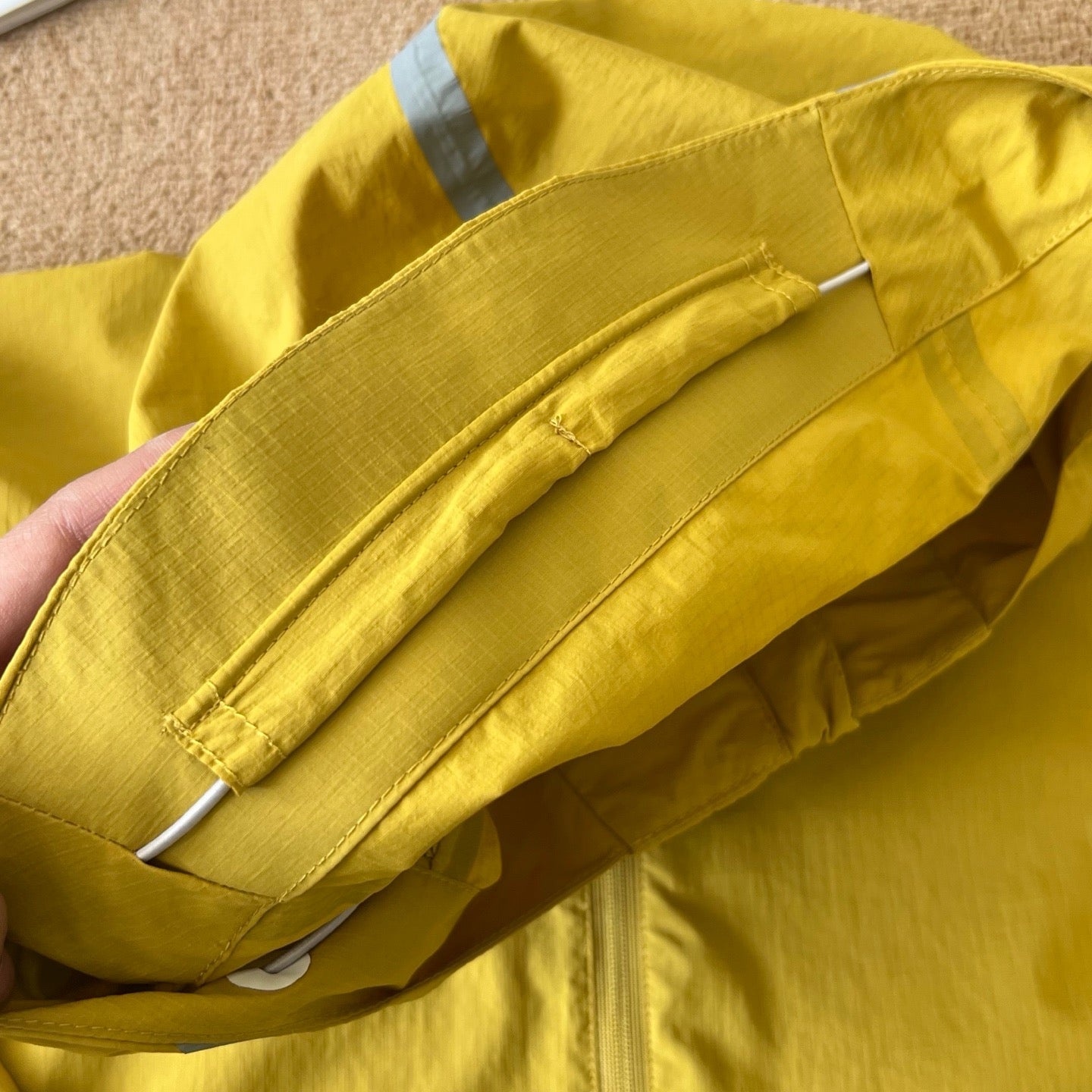 Unisex Lightweight Waterproof Reflective Yellow Outdoor Jacket Quick-Drying