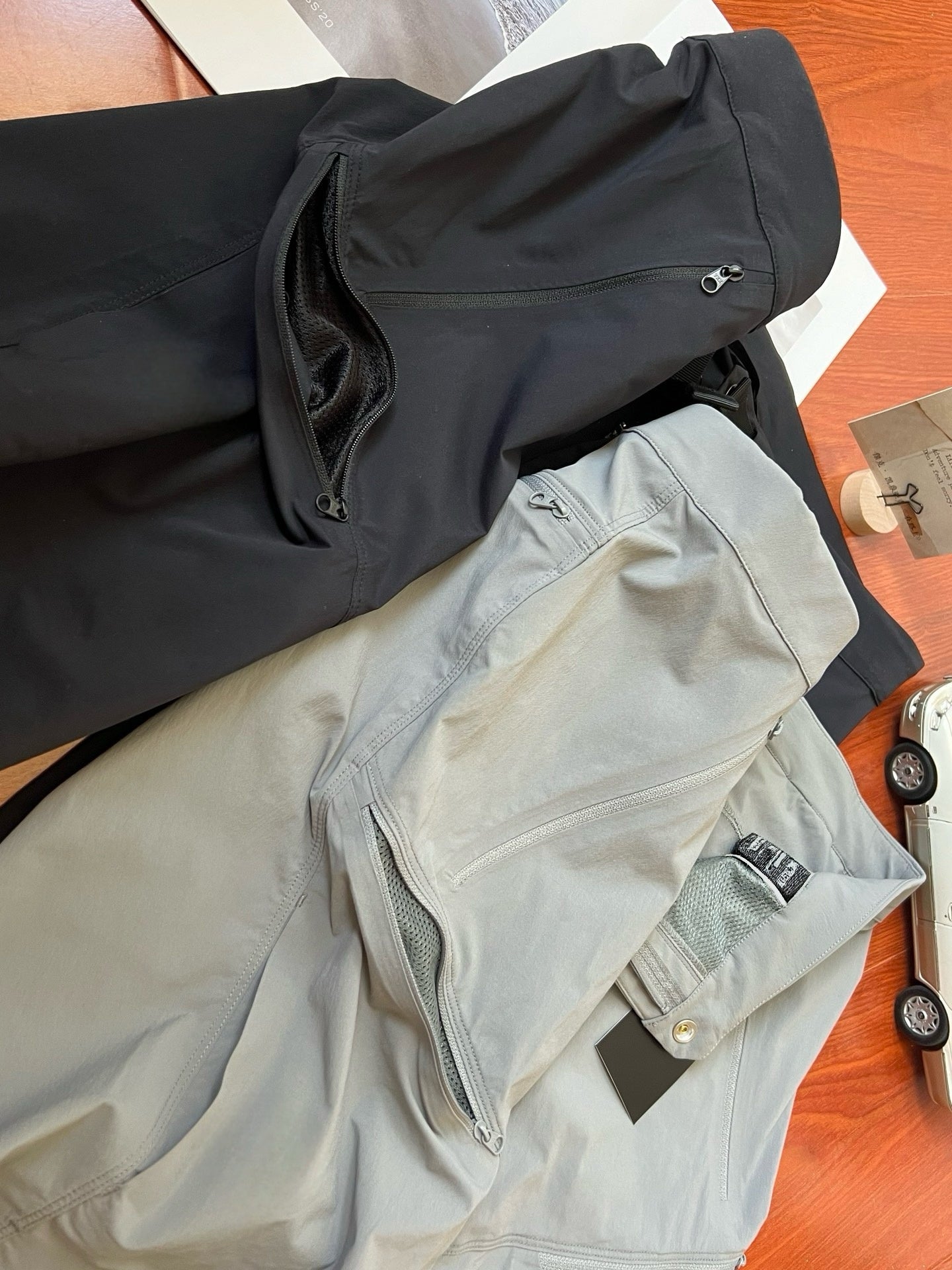 Unisex Quick-Dry Outdoor Hiking Shorts Lightweight Breathable Grey Black