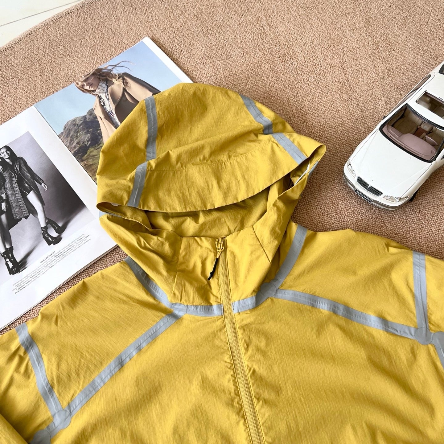 Unisex Lightweight Waterproof Reflective Yellow Outdoor Jacket Quick-Drying
