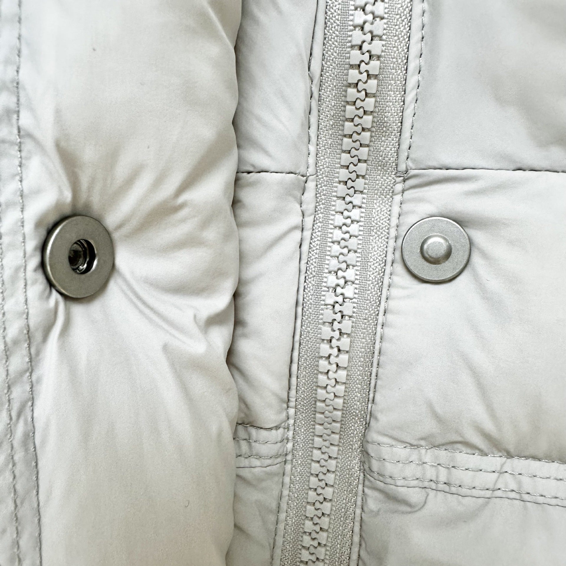 Ultra-Light High Fill Power White Goose Down Jacket Anti-Leakage Tech & Breathable Nylon Shell 90% Northern White Goose Down Parka - 800FP Fluffy Warmth with Innovative Anti-Down Stitching