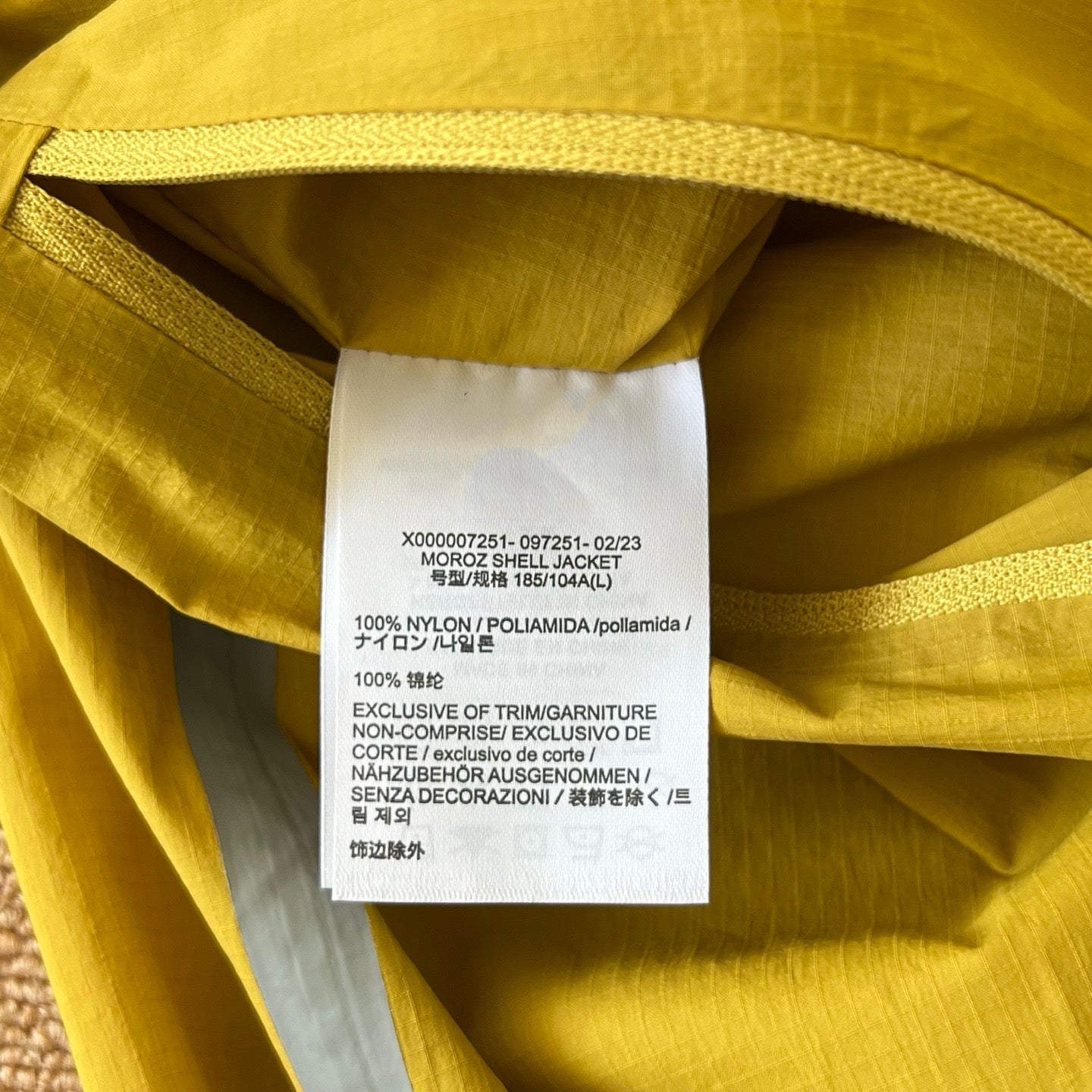 Unisex Lightweight Waterproof Reflective Yellow Outdoor Jacket Quick-Drying
