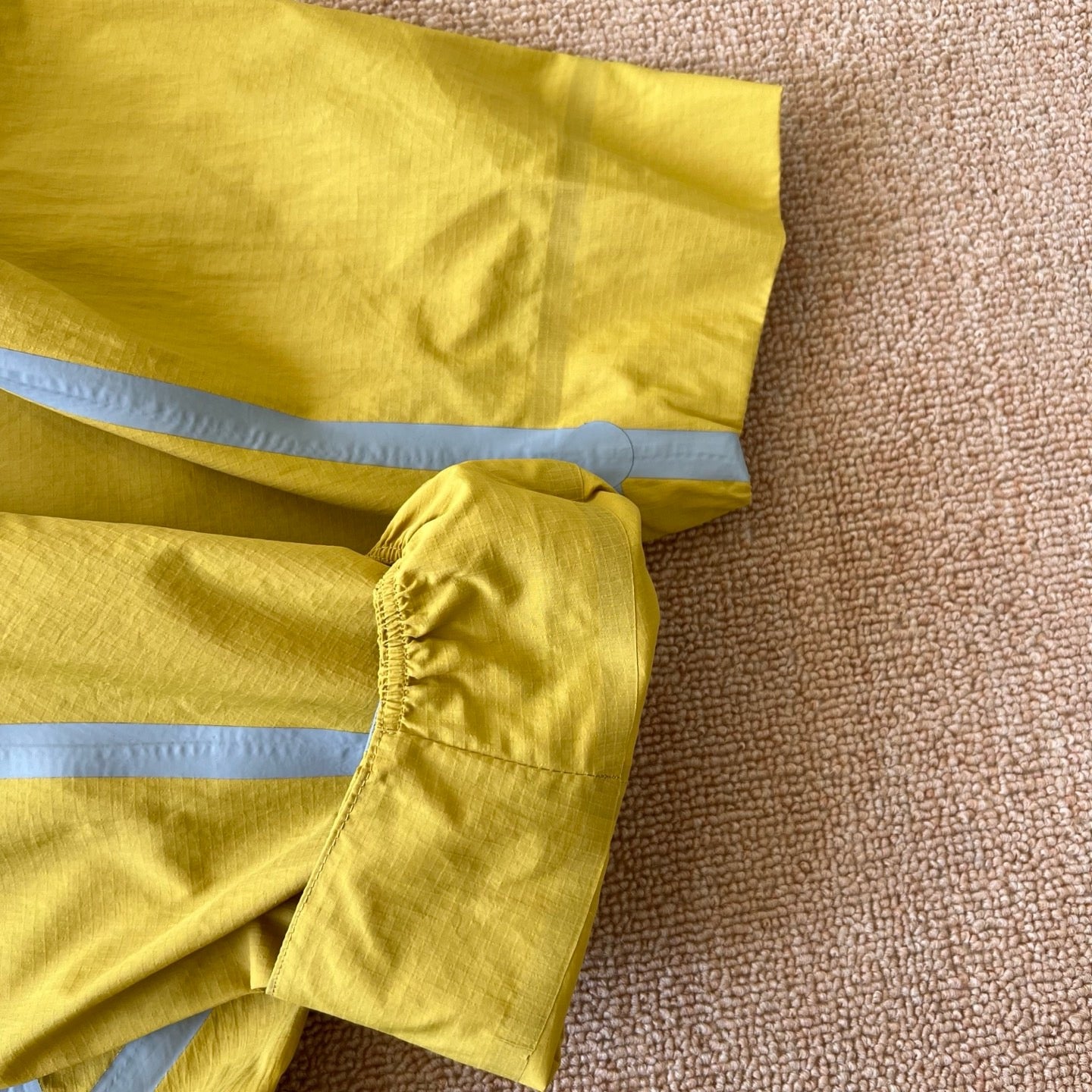 Unisex Lightweight Waterproof Reflective Yellow Outdoor Jacket Quick-Drying