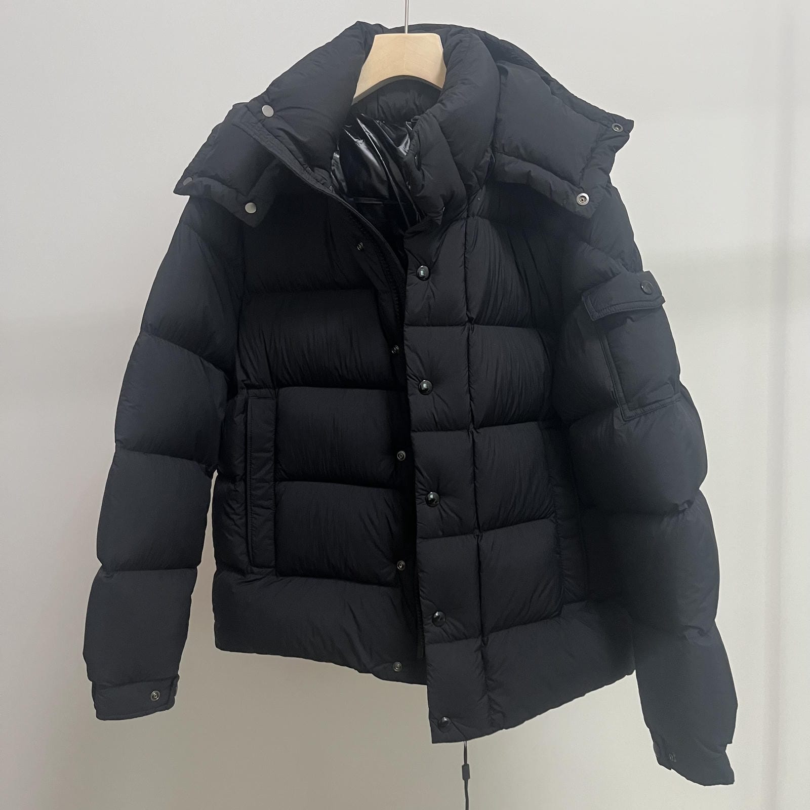 Goose Down Jacket Puffy Fluffy Warm Woman Easy Clean With Hood Lightweight 850FP model 3017