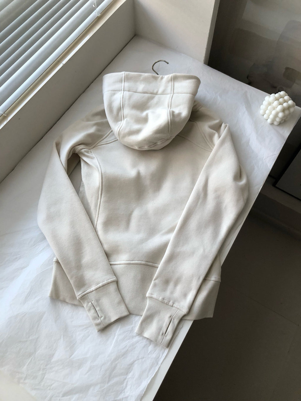 Women’s Slim Fit Thermal Fleece Hoodie 3D Ergonomic Jacket with Side Ribbed Panels Snatched Waist Workout Top for Gym, Yoga & Commute