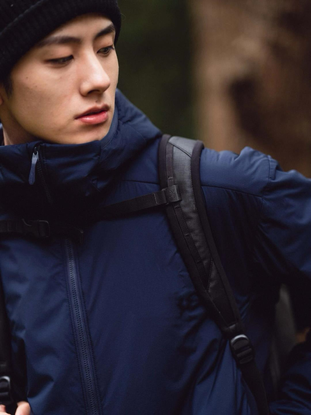 Winter Men's Lightweight Cotton Jacket Water-Resistant Hooded Design Windproof Warm Cotton Coat Fashion Trendy Men's Outerwear Lightweight Thermal  Cotton-Padded