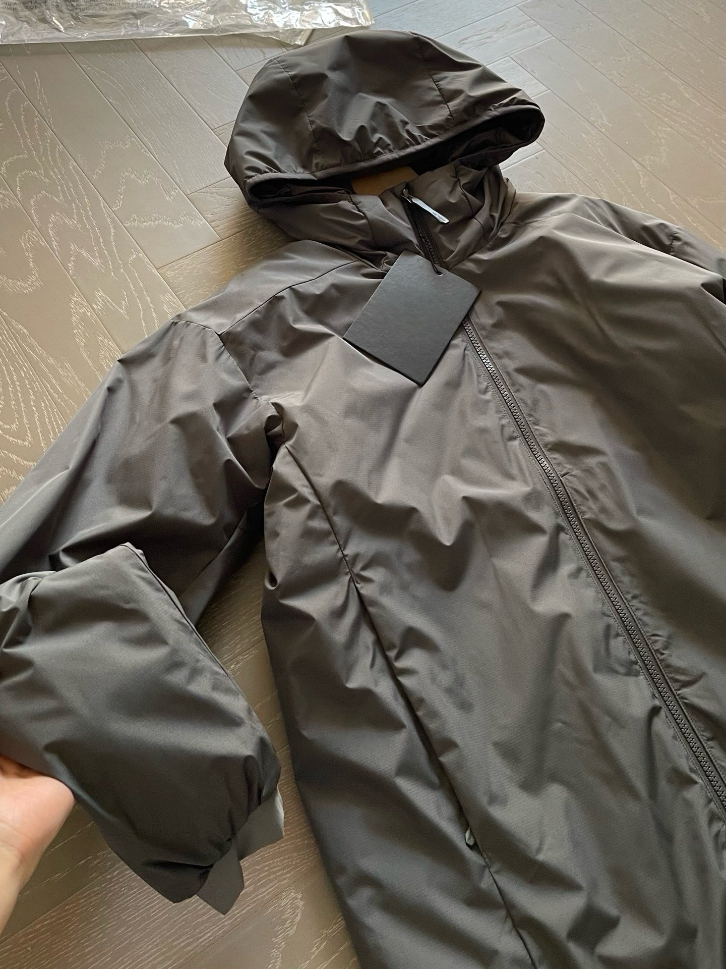 Winter Men's Lightweight Cotton Jacket Water-Resistant Hooded Design Windproof Warm Cotton Coat Fashion Trendy Men's Outerwear Lightweight Thermal  Cotton-Padded