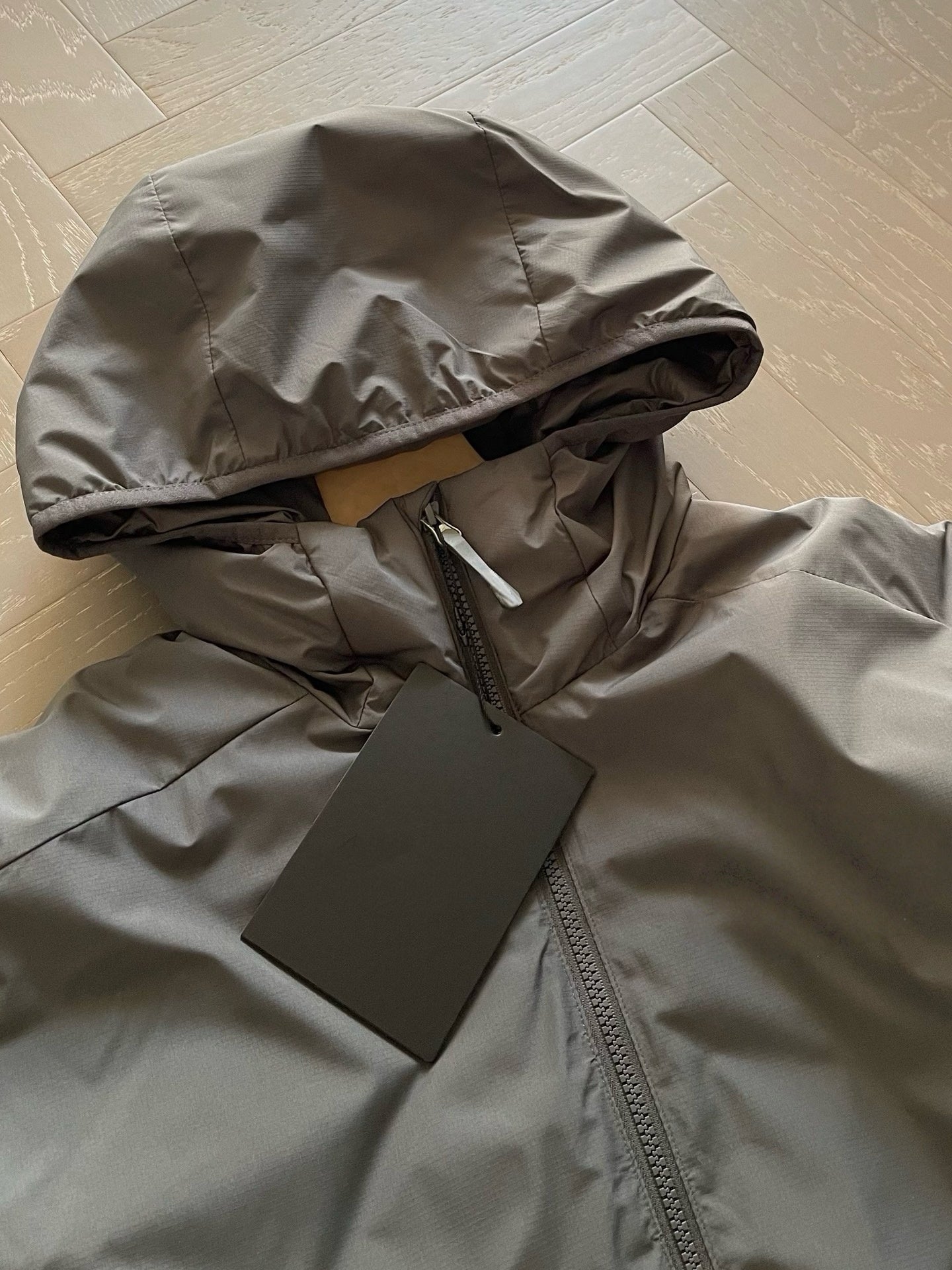 Winter Men's Lightweight Cotton Jacket Water-Resistant Hooded Design Windproof Warm Cotton Coat Fashion Trendy Men's Outerwear Lightweight Thermal  Cotton-Padded