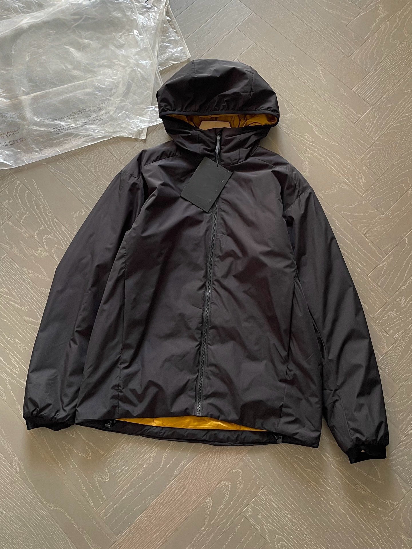 Winter Men's Lightweight Cotton Jacket Water-Resistant Hooded Design Windproof Warm Cotton Coat Fashion Trendy Men's Outerwear Lightweight Thermal  Cotton-Padded
