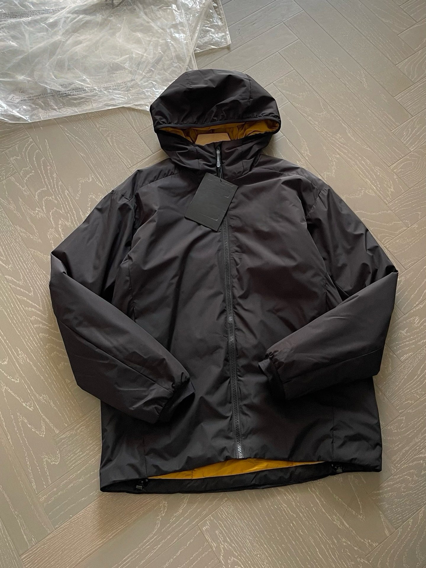 Winter Men's Lightweight Cotton Jacket Water-Resistant Hooded Design Windproof Warm Cotton Coat Fashion Trendy Men's Outerwear Lightweight Thermal  Cotton-Padded