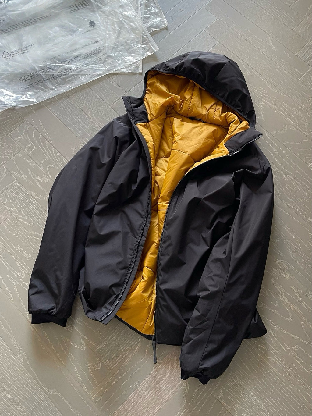 Winter Men's Lightweight Cotton Jacket Water-Resistant Hooded Design Windproof Warm Cotton Coat Fashion Trendy Men's Outerwear Lightweight Thermal  Cotton-Padded