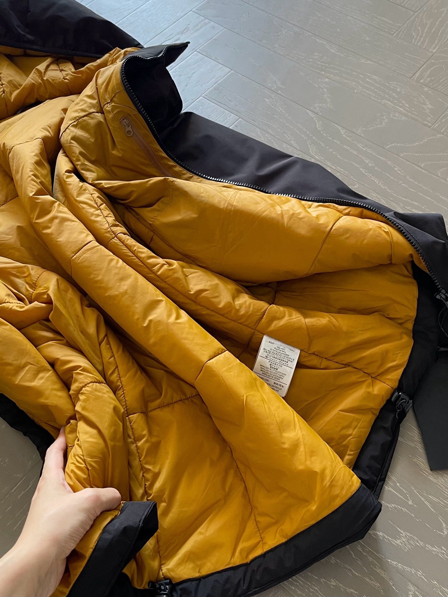 Winter Men's Lightweight Cotton Jacket Water-Resistant Hooded Design Windproof Warm Cotton Coat Fashion Trendy Men's Outerwear Lightweight Thermal  Cotton-Padded