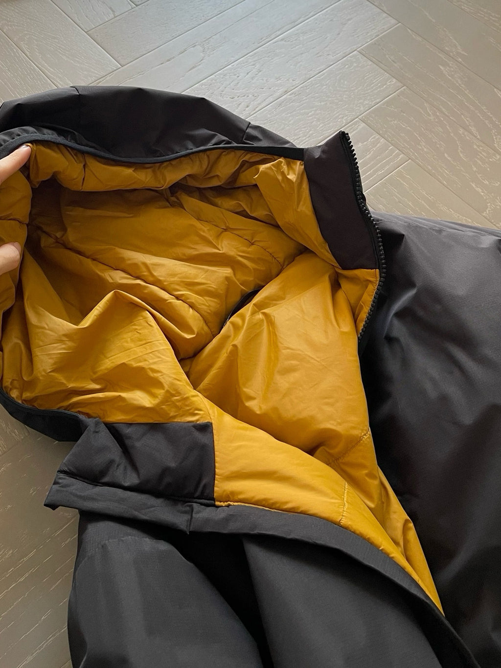 Winter Men's Lightweight Cotton Jacket Water-Resistant Hooded Design Windproof Warm Cotton Coat Fashion Trendy Men's Outerwear Lightweight Thermal  Cotton-Padded