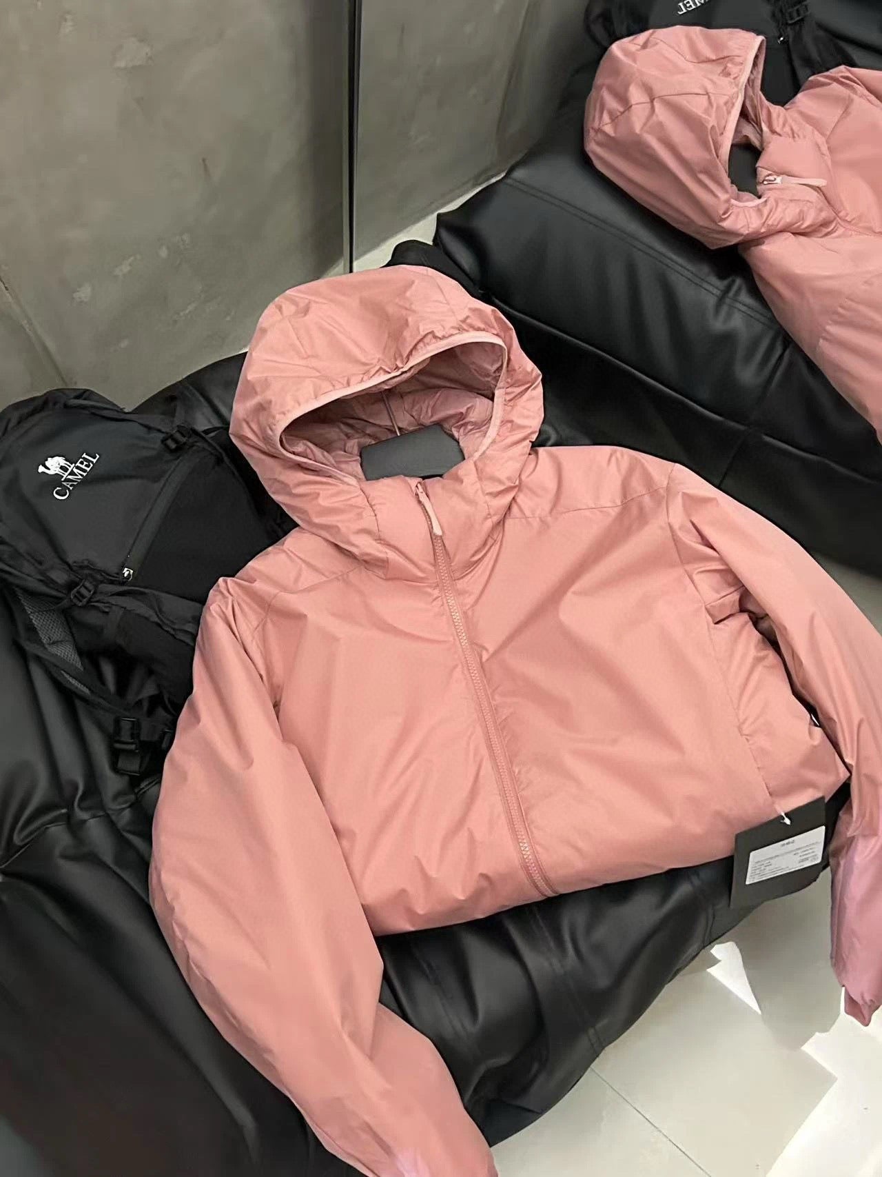 Winter Men's Women's  Unisex Lightweight Cotton Jacket Water-Resistant Hooded Design Windproof Warm Cotton Coat Fashion Trendy Men's Outerwear Lightweight Thermal  Cotton-Padded