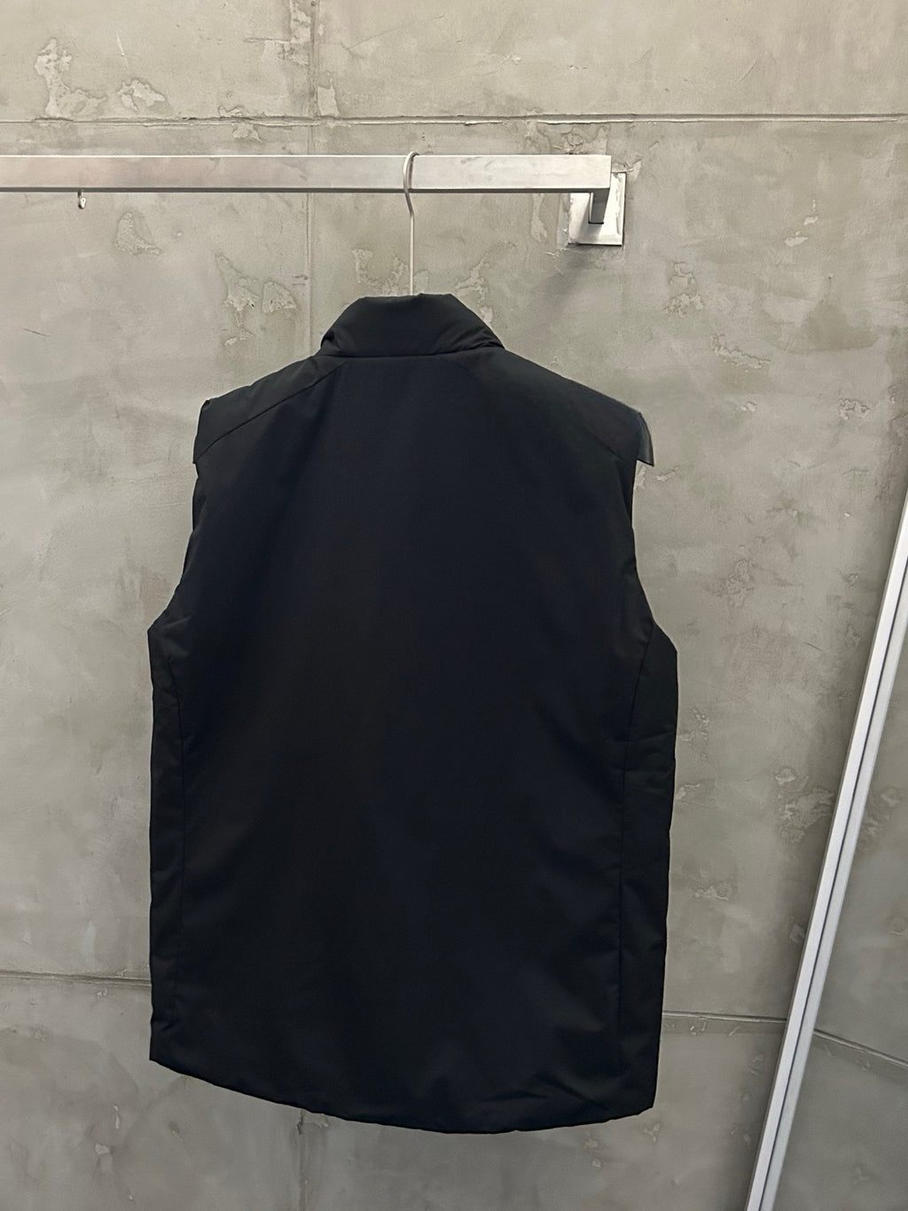 Unisex Activewear Breathable Insulated Vest Man Woman Warmth Durable Tyono Outerwear Stand Collar Slimming Mid-Layer