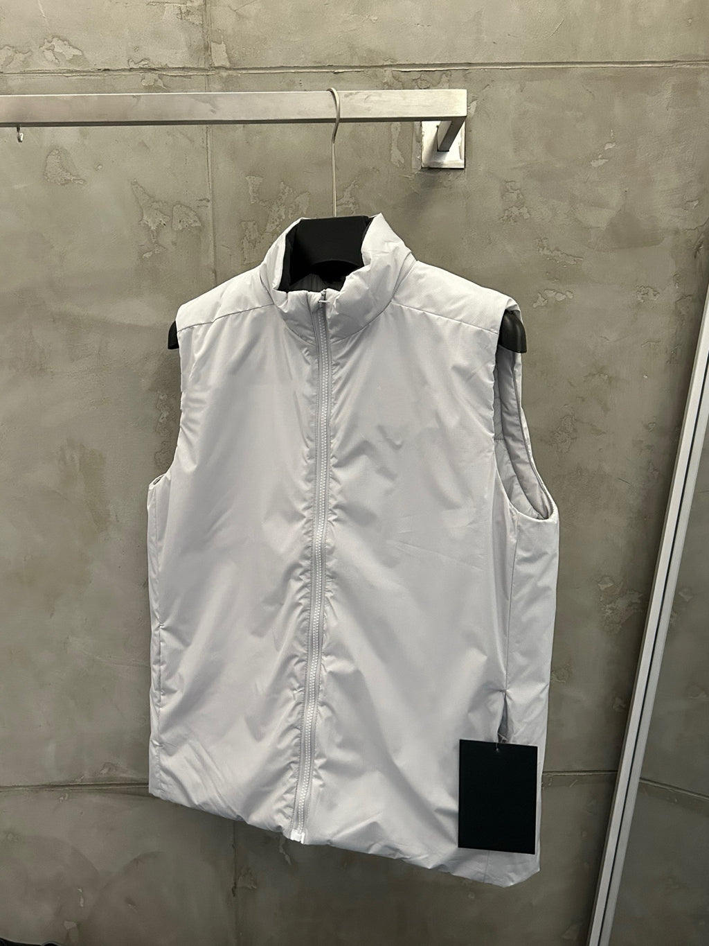 Unisex Activewear Breathable Insulated Vest Man Woman Warmth Durable Tyono Outerwear Stand Collar Slimming Mid-Layer
