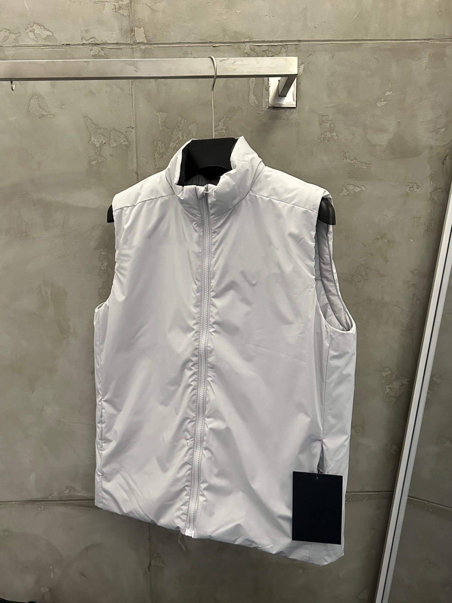 Unisex Activewear Breathable Insulated Vest Man Woman Warmth Durable Tyono Outerwear Stand Collar Slimming Mid-Layer