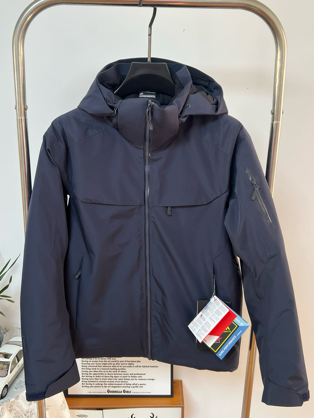 Unisex GORE-TEX Ski Down Jacket 750-Fill European Goose Down Waterproof Windproof Hooded Parka with Detachable Powder Skirt