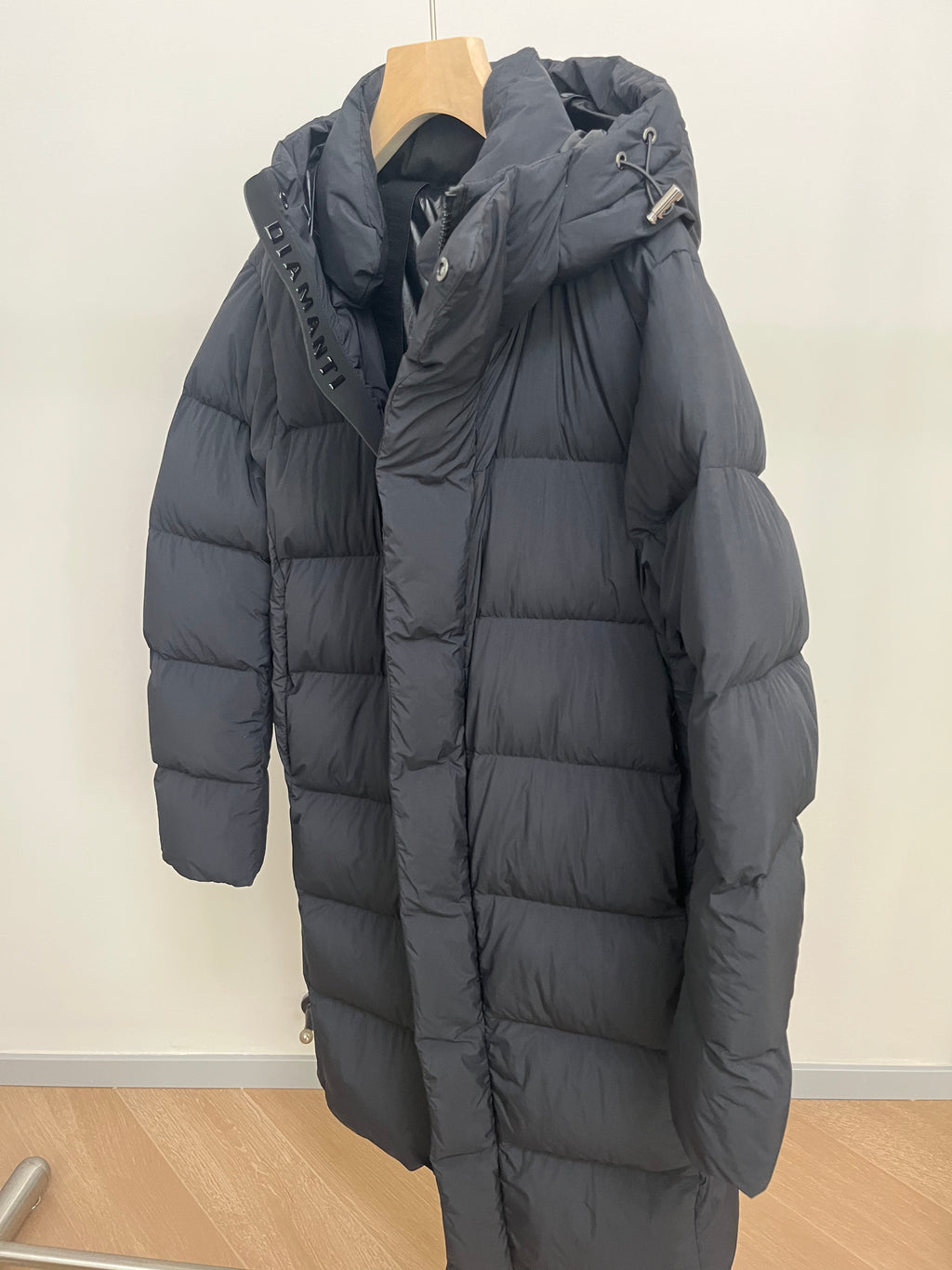 Winter Long Duck Down Jacket With 7 horizontal baffles Hooded Warm Puffy Unisex Black White Grey Easy Clean 850FP model 2360