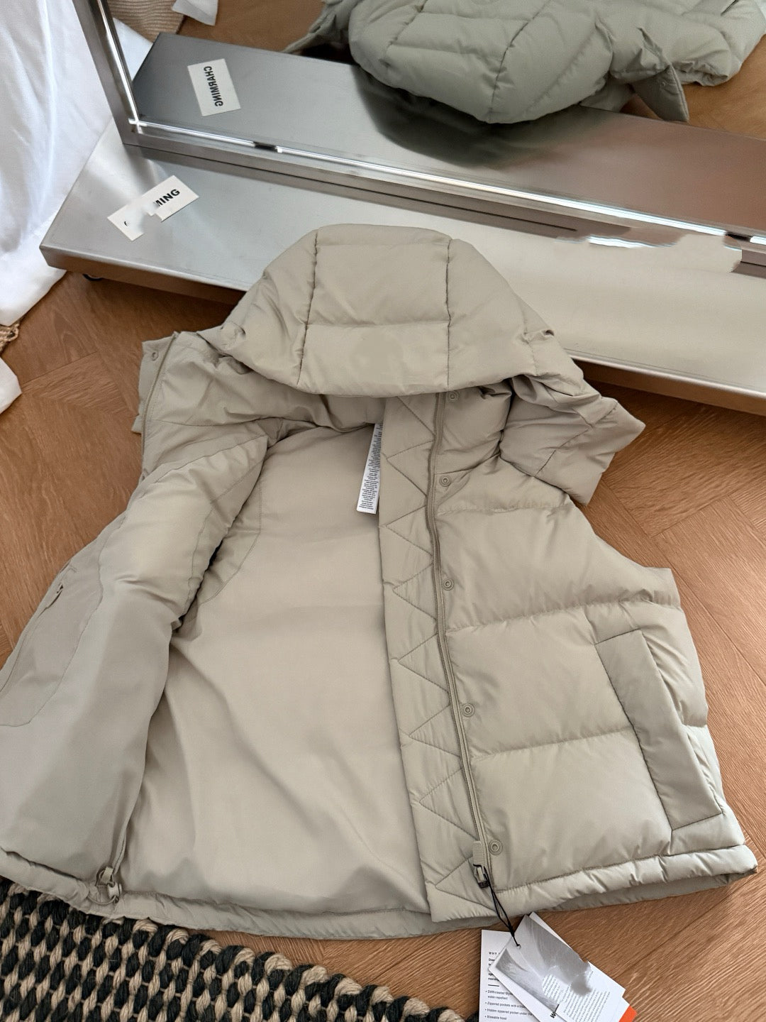 Winter Wund Puff Duck Down Four-Grid Vest Down Jacket Puff Hooded Short Coat for Women