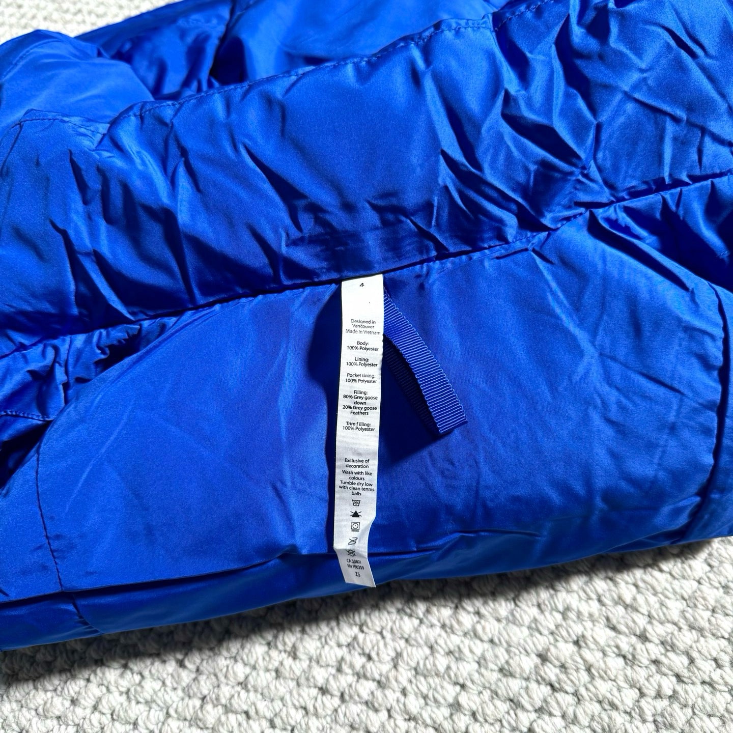 Winter Wund Puff Duck Down Four-Grid Vest Down Jacket Puff Hooded Short Coat for Women