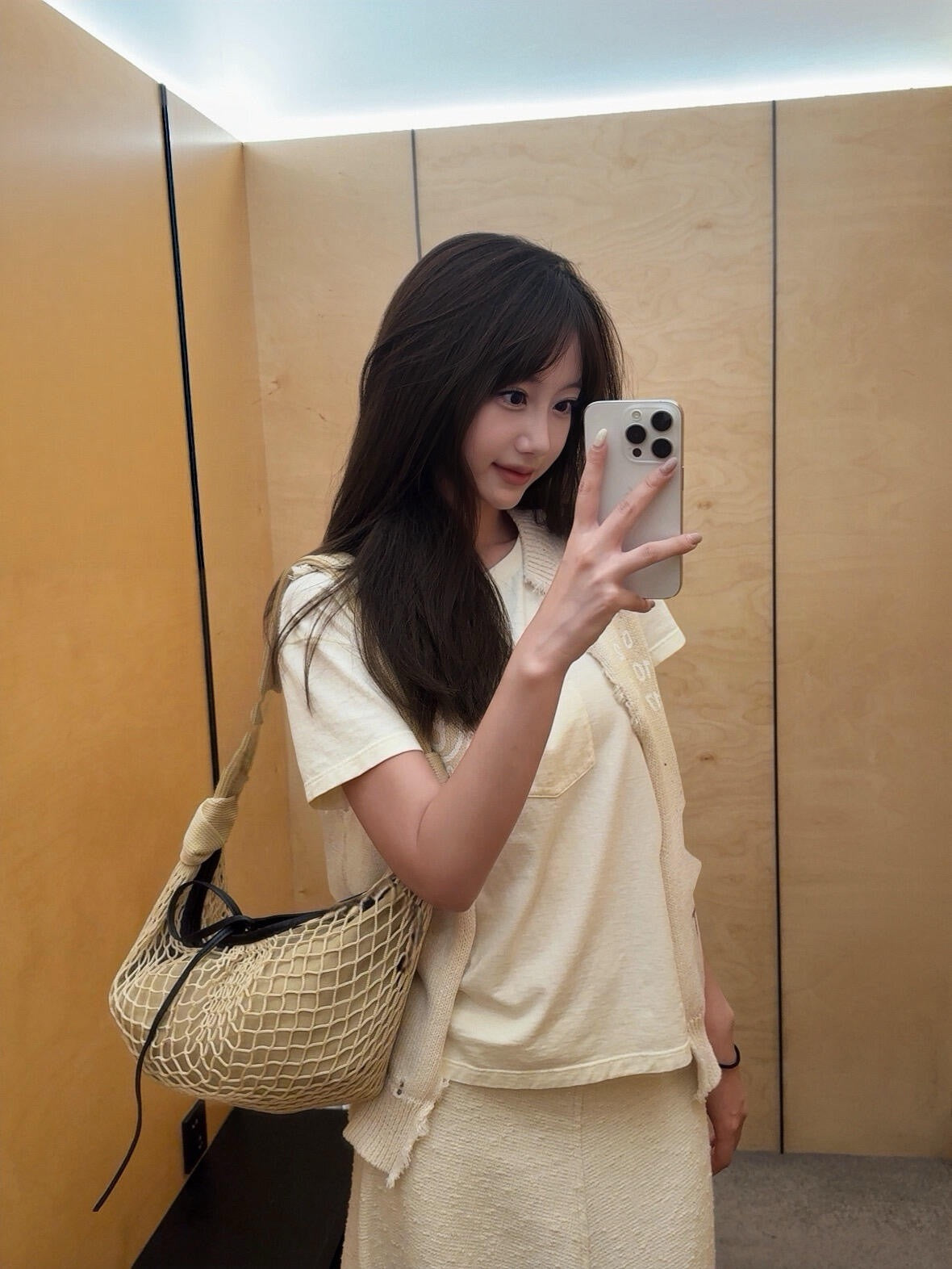 Elegant Beige Woven Mesh Tote Bag For Women Lightweight Shoulder Crossbody