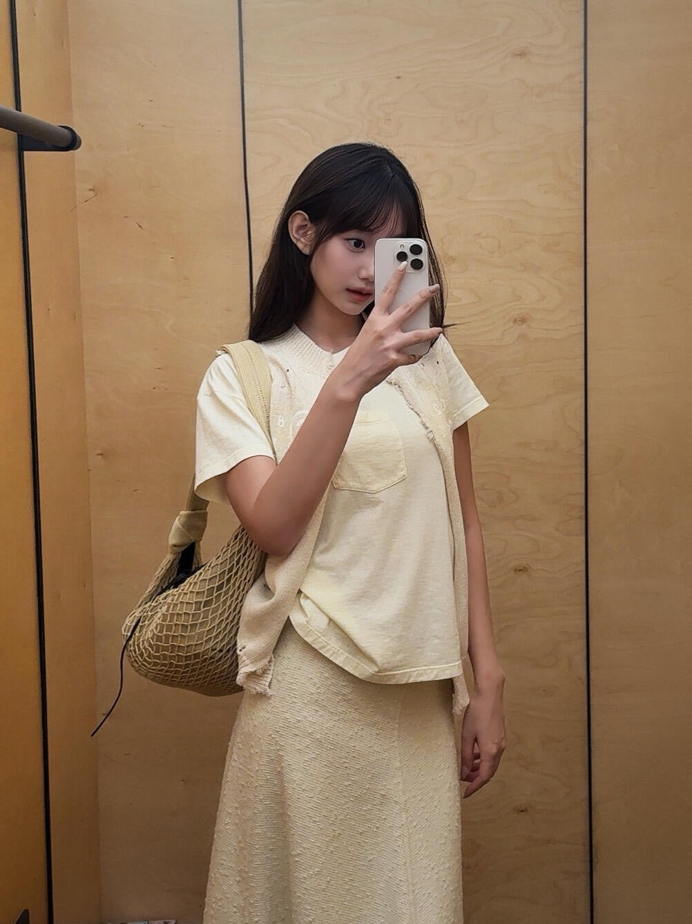 Elegant Beige Woven Mesh Tote Bag For Women Lightweight Shoulder Crossbody