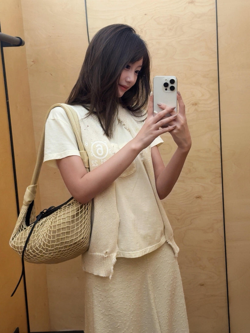 Elegant Beige Woven Mesh Tote Bag For Women Lightweight Shoulder Crossbody