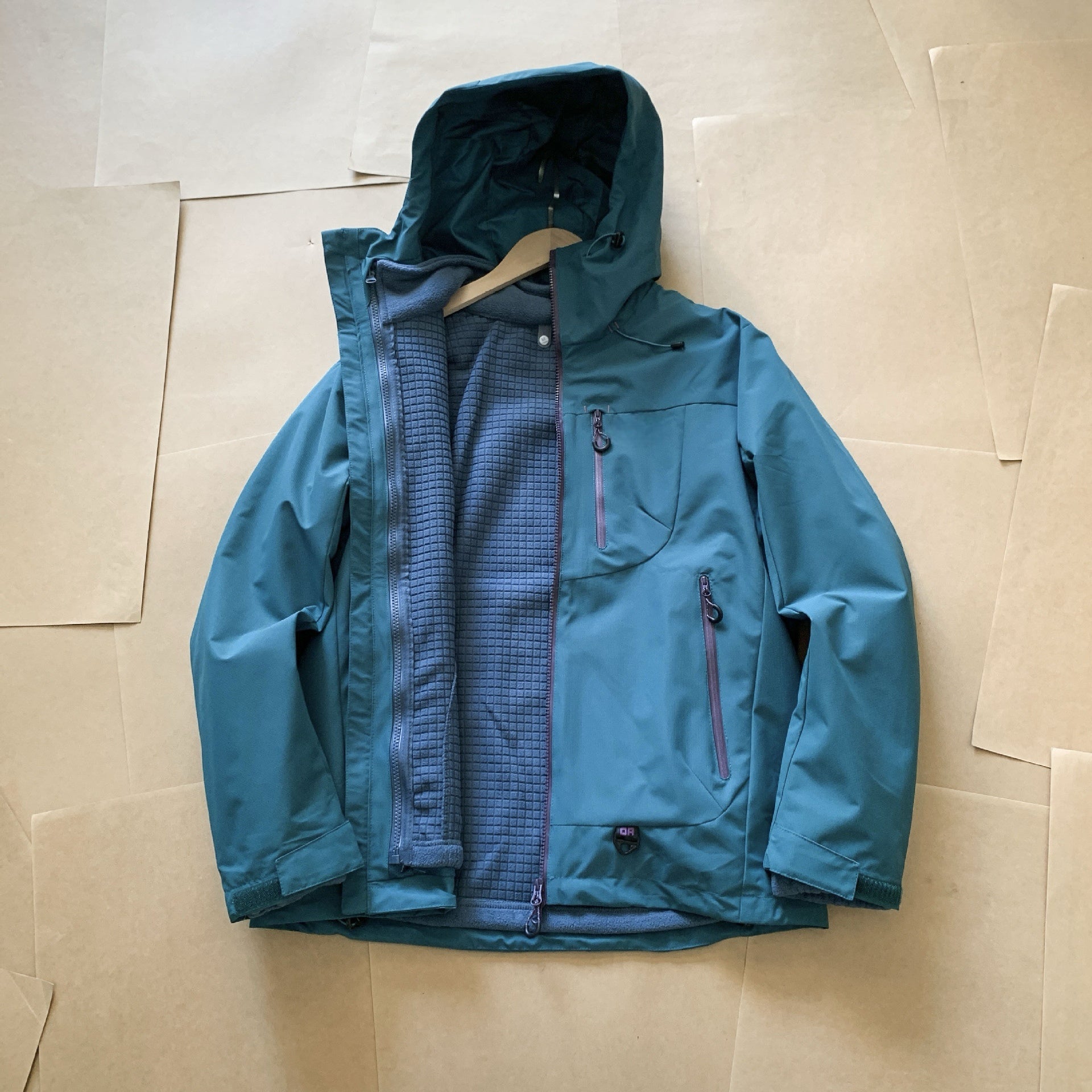 3-in-1 Waterproof Outdoor Shell Jacket with Detachable Grid Fleece Inner – Ultra-Light Thermal Windbreaker for Hiking & Daily Wear Unisex 7 Colors