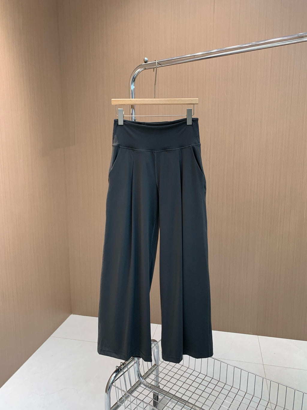 High Waisted Wide Leg Yoga Pants for Women Lycra Fabric Lounge Pants with Pockets Tummy Control & Butt Lifting Yoga Trousers