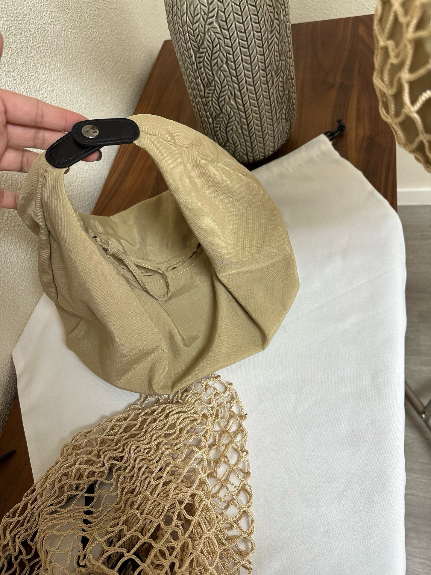 Elegant Beige Woven Mesh Tote Bag For Women Lightweight Shoulder Crossbody