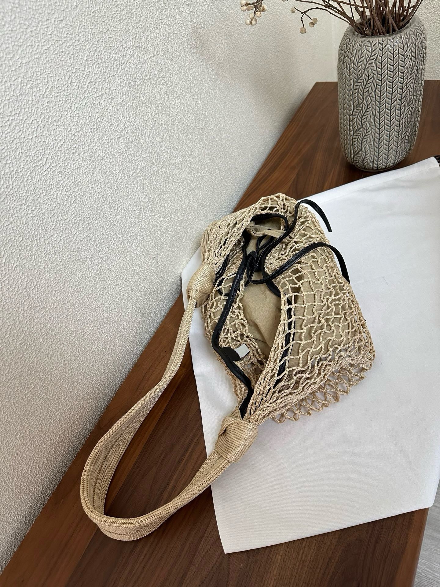 Elegant Beige Woven Mesh Tote Bag For Women Lightweight Shoulder Crossbody