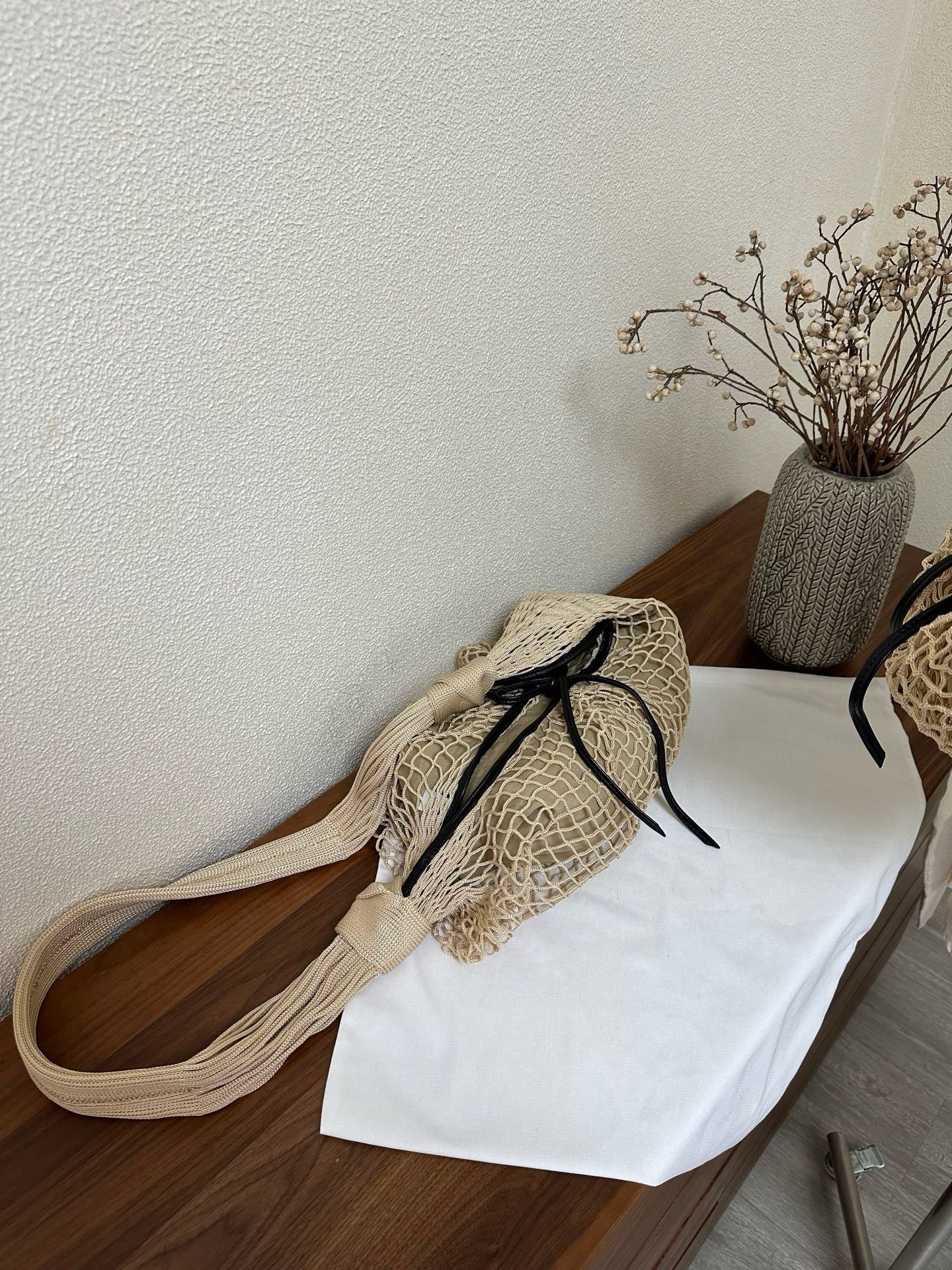 Elegant Beige Woven Mesh Tote Bag For Women Lightweight Shoulder Crossbody