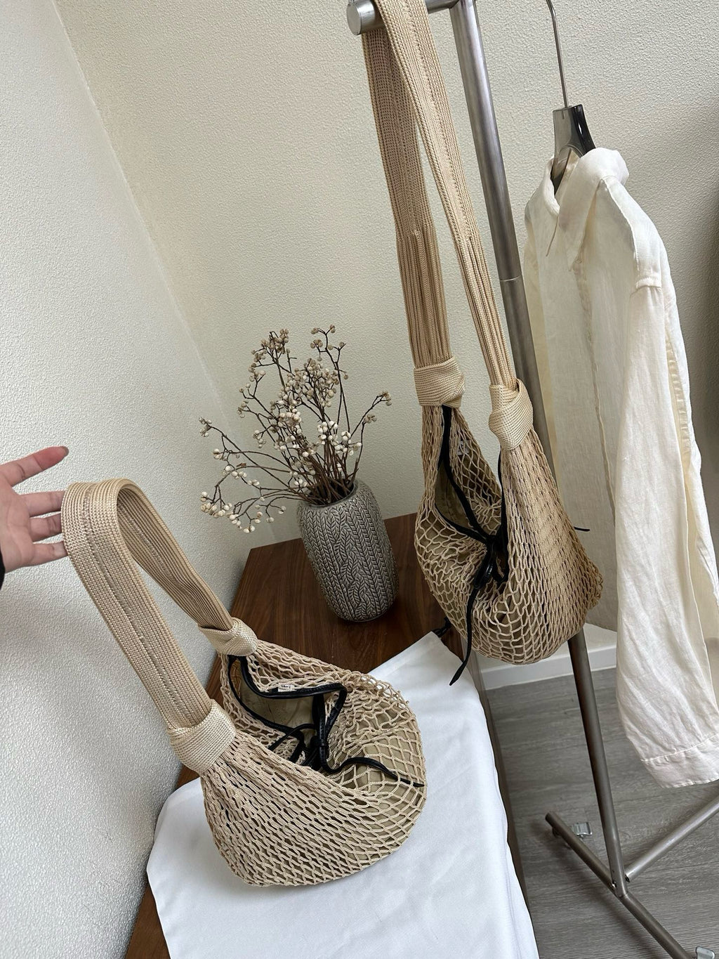 Elegant Beige Woven Mesh Tote Bag For Women Lightweight Shoulder Crossbody