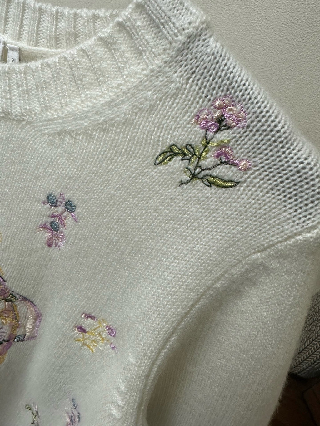 Artisanal Floral Embroidery Cashmere Set: Long/Short Sleeve Knit Top + Classic White Straight-Leg Jeans - Premium 97% Cashmere & 100% Cotton