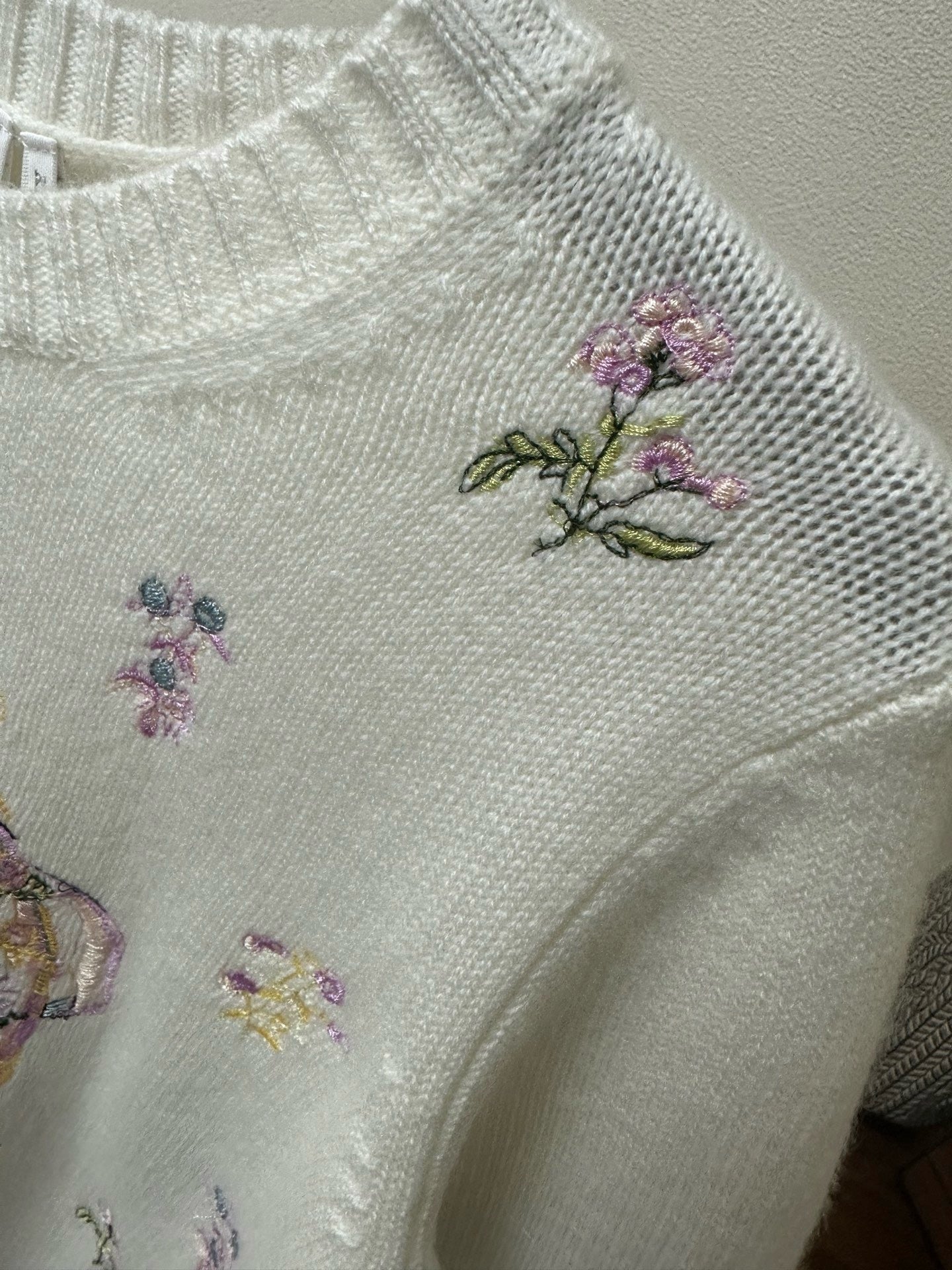 Artisanal Floral Embroidery Cashmere Set: Long/Short Sleeve Knit Top + Classic White Straight-Leg Jeans - Premium 97% Cashmere & 100% Cotton