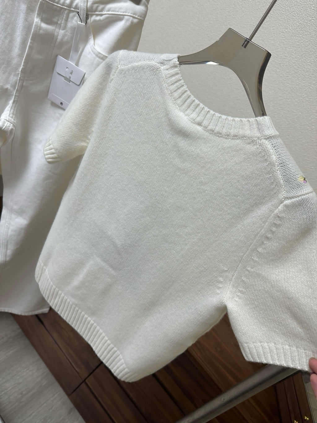 Artisanal Floral Embroidery Cashmere Set: Long/Short Sleeve Knit Top + Classic White Straight-Leg Jeans - Premium 97% Cashmere & 100% Cotton