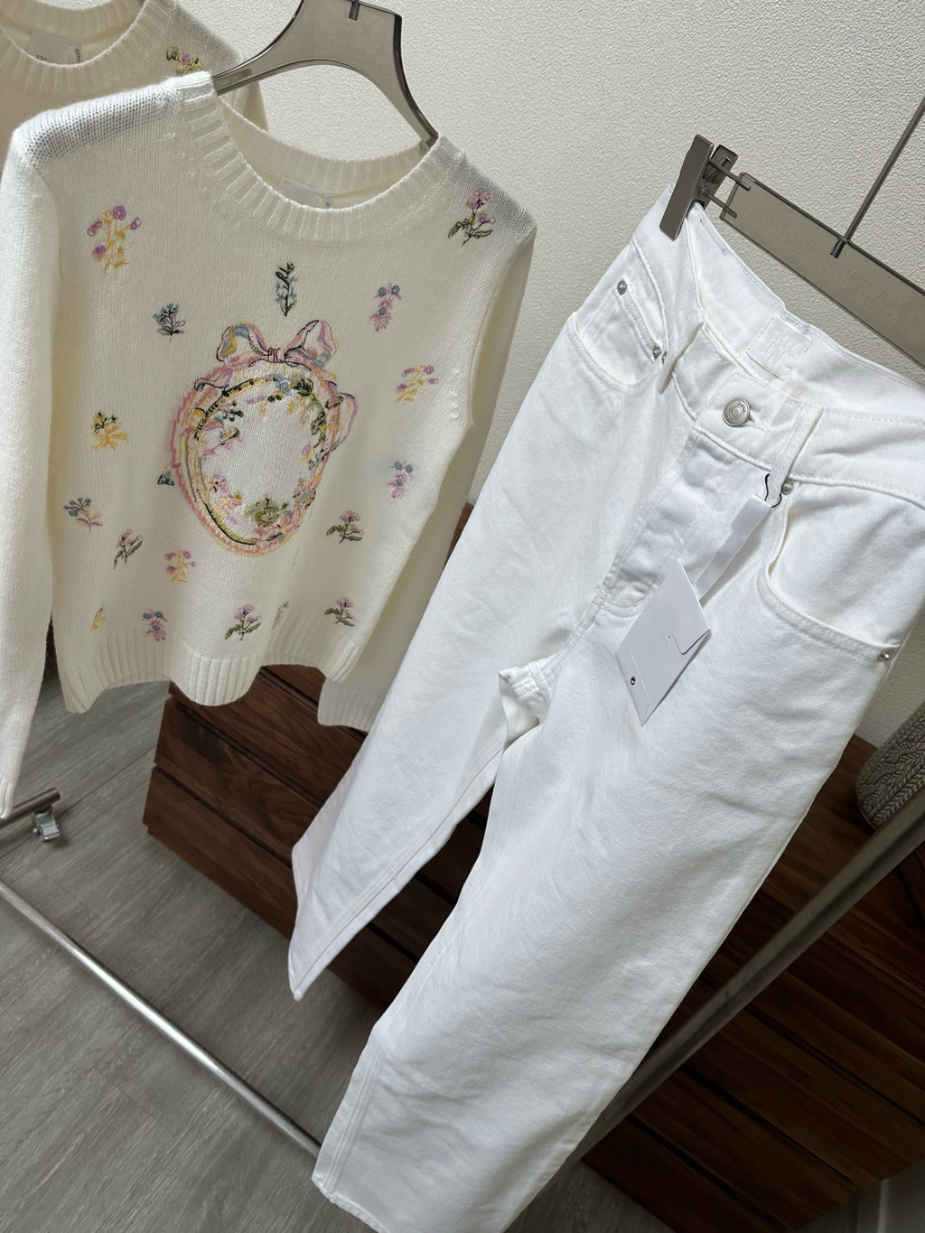 Artisanal Floral Embroidery Cashmere Set: Long/Short Sleeve Knit Top + Classic White Straight-Leg Jeans - Premium 97% Cashmere & 100% Cotton