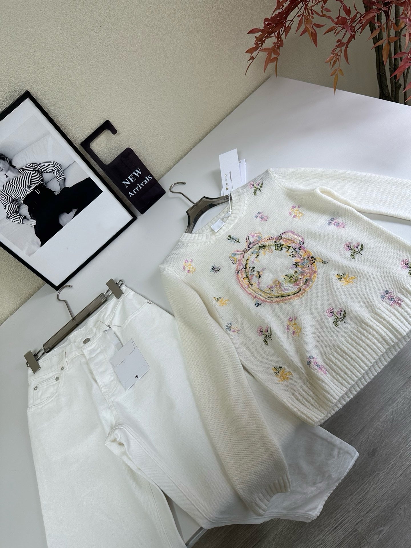 Artisanal Floral Embroidery Cashmere Set: Long/Short Sleeve Knit Top + Classic White Straight-Leg Jeans - Premium 97% Cashmere & 100% Cotton