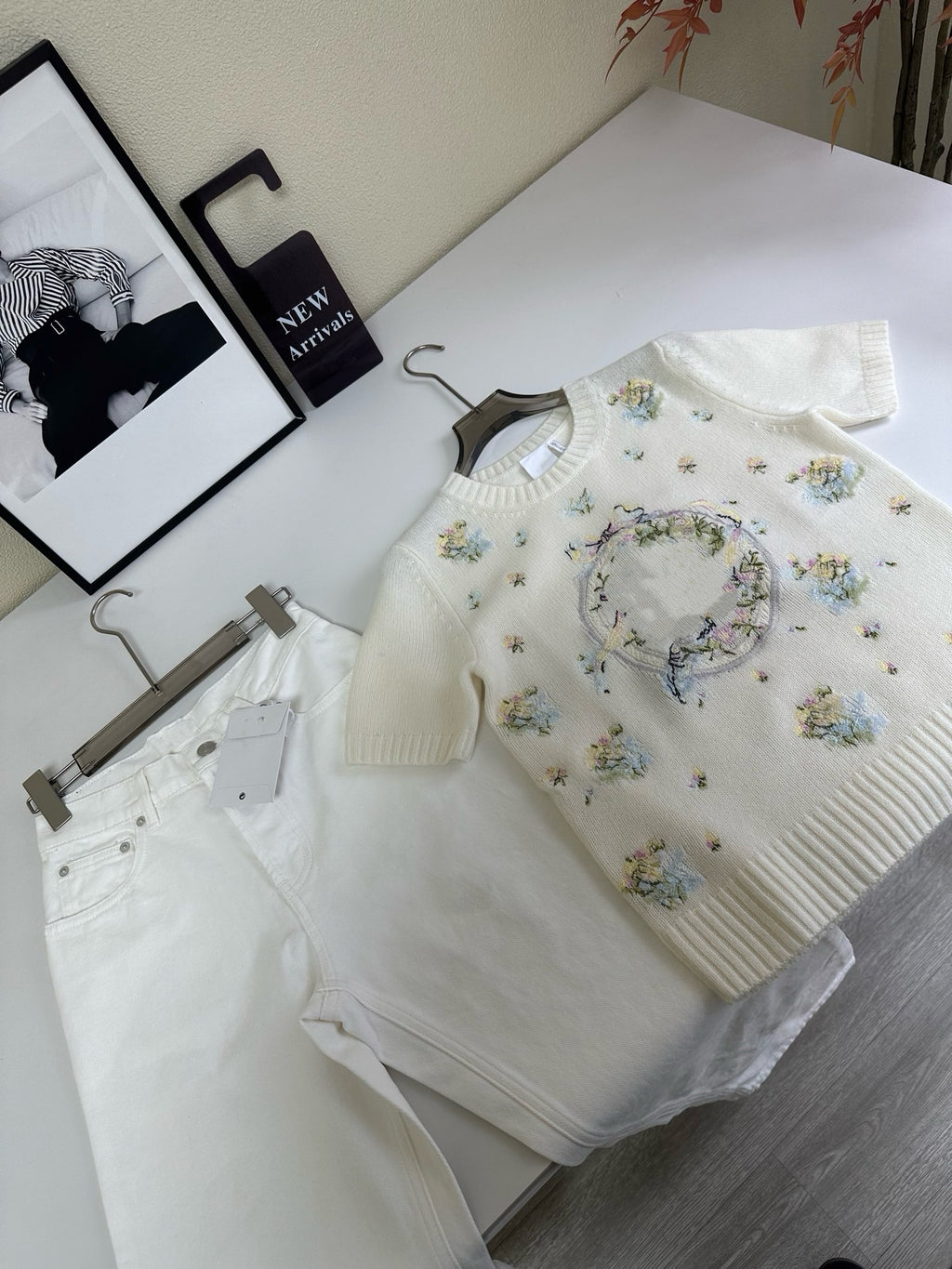 Artisanal Floral Embroidery Cashmere Set: Long/Short Sleeve Knit Top + Classic White Straight-Leg Jeans - Premium 97% Cashmere & 100% Cotton