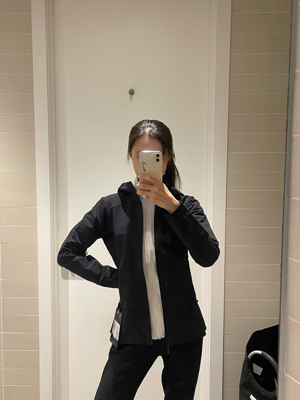 Premium Women's Hoody Softshell Jacket - Custom Windproof & Water-Resistant Outdoor Shell - Slim Fit Tactical Hiking Jacket