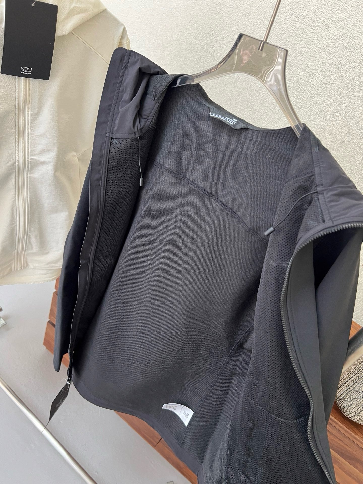 Premium Women's Hoody Softshell Jacket - Custom Windproof & Water-Resistant Outdoor Shell - Slim Fit Tactical Hiking Jacket