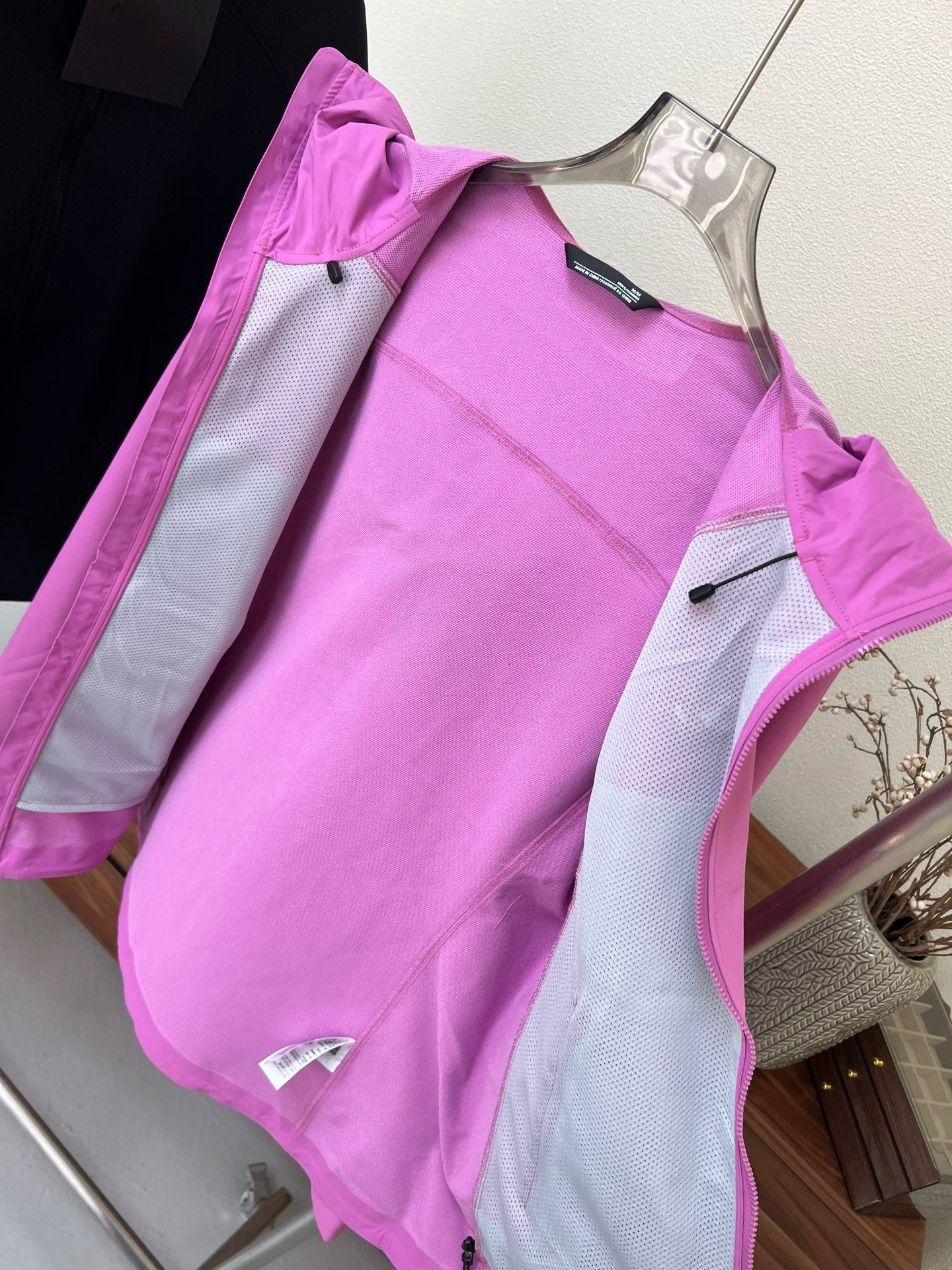 Premium Women's Hoody Softshell Jacket - Custom Windproof & Water-Resistant Outdoor Shell - Slim Fit Tactical Hiking Jacket