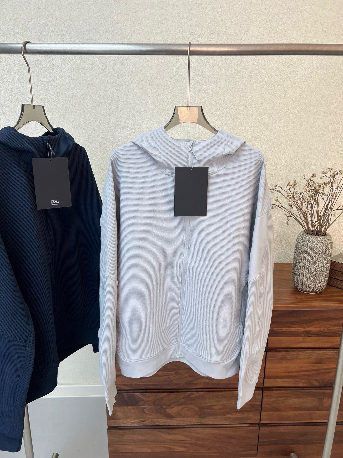 Waffle Knit Hooded Jacket - Unisex Breathable Mid-Layer Hoodie with Zippered Sleeve Pocket &amp; Embroidered Logo - Lightweight Outdoor Performance Gear