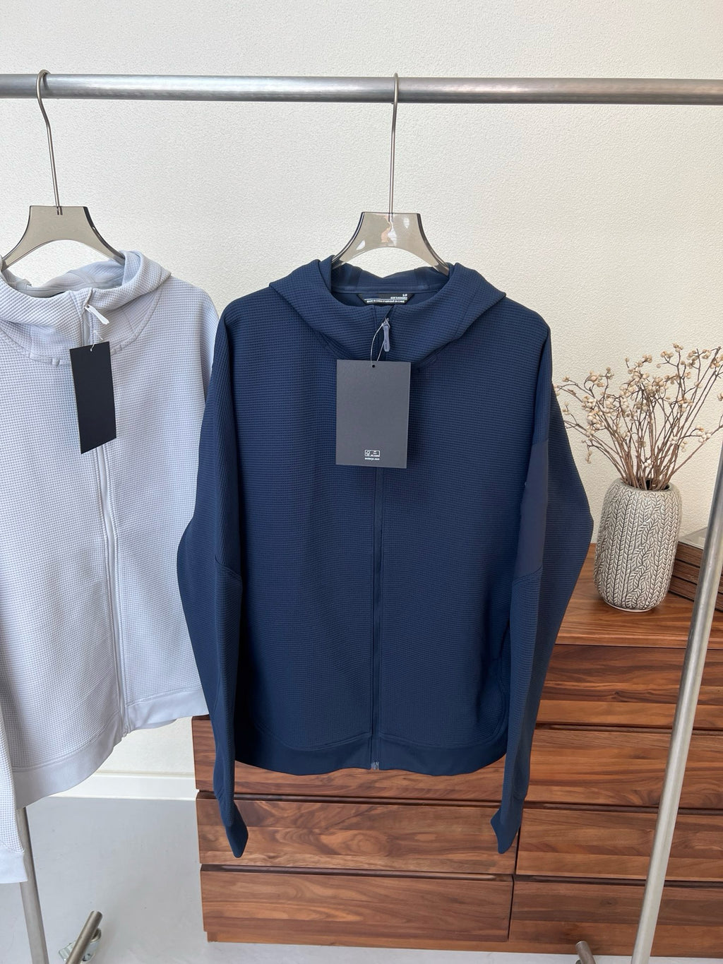 Waffle Knit Hooded Jacket - Unisex Breathable Mid-Layer Hoodie with Zippered Sleeve Pocket &amp; Embroidered Logo - Lightweight Outdoor Performance Gear