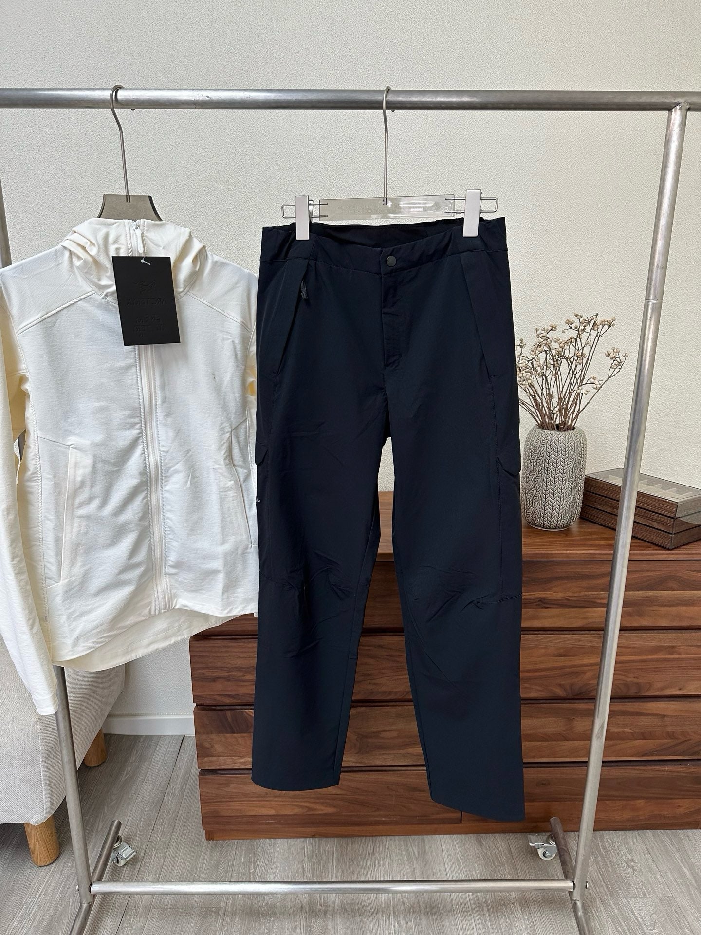 Women's Pant Lightweight Softshell Trousers - Breathable Quick-Dry Hiking Pants with Zippered Cuffs - Water-Resistant Outdoor Trekking Gear