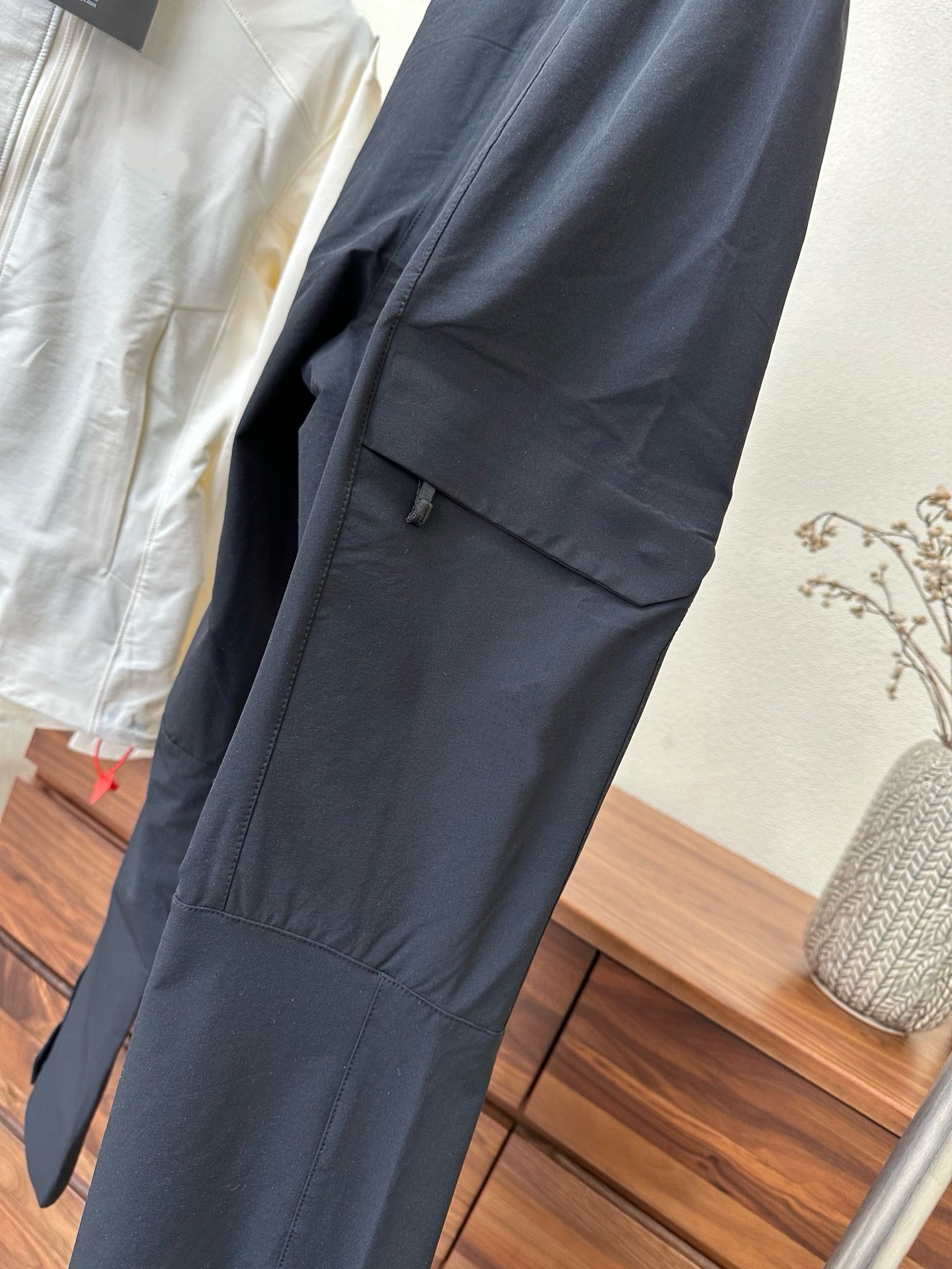 Women's Pant Lightweight Softshell Trousers - Breathable Quick-Dry Hiking Pants with Zippered Cuffs - Water-Resistant Outdoor Trekking Gear