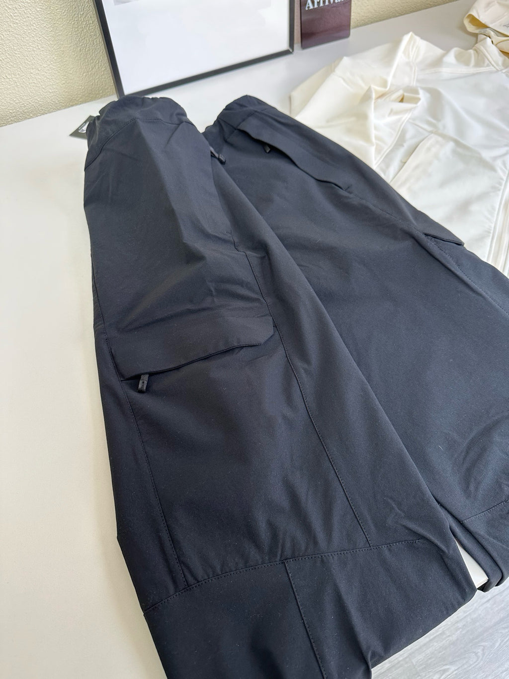 Women's Pant Lightweight Softshell Trousers - Breathable Quick-Dry Hiking Pants with Zippered Cuffs - Water-Resistant Outdoor Trekking Gear