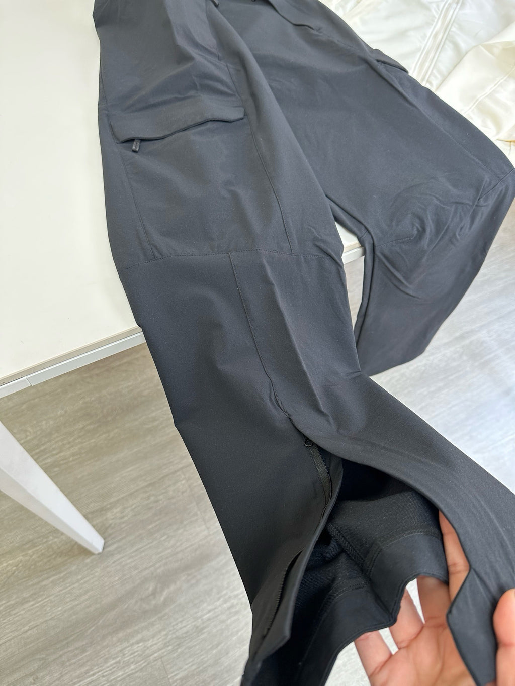Women's Pant Lightweight Softshell Trousers - Breathable Quick-Dry Hiking Pants with Zippered Cuffs - Water-Resistant Outdoor Trekking Gear