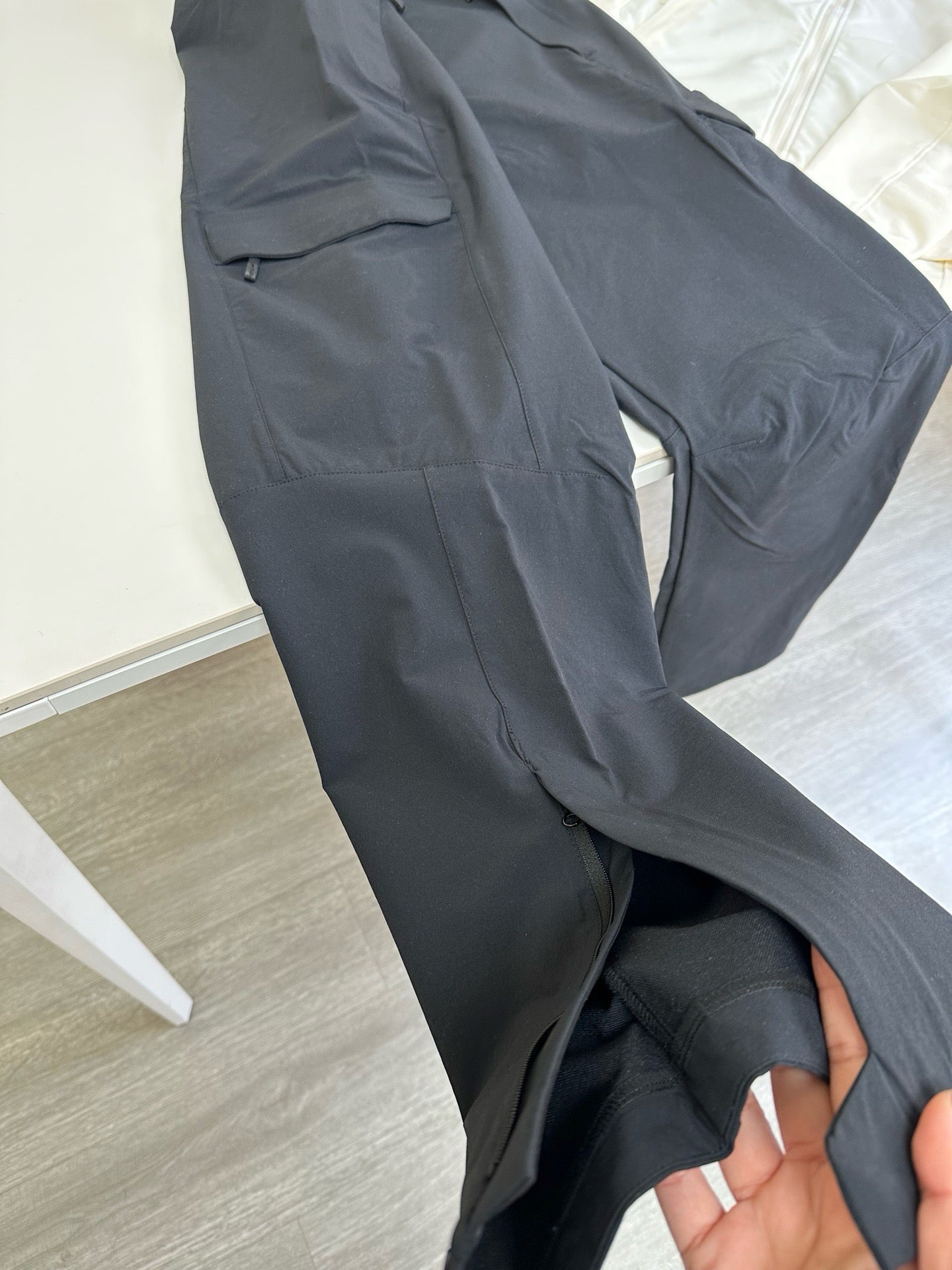 Women's Pant Lightweight Softshell Trousers - Breathable Quick-Dry Hiking Pants with Zippered Cuffs - Water-Resistant Outdoor Trekking Gear